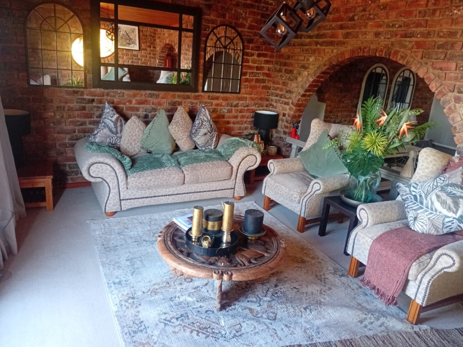 6 Bedroom Property for Sale in Heiderand Western Cape